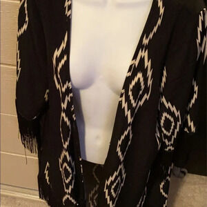 NWOT black printed women’s open kimono S